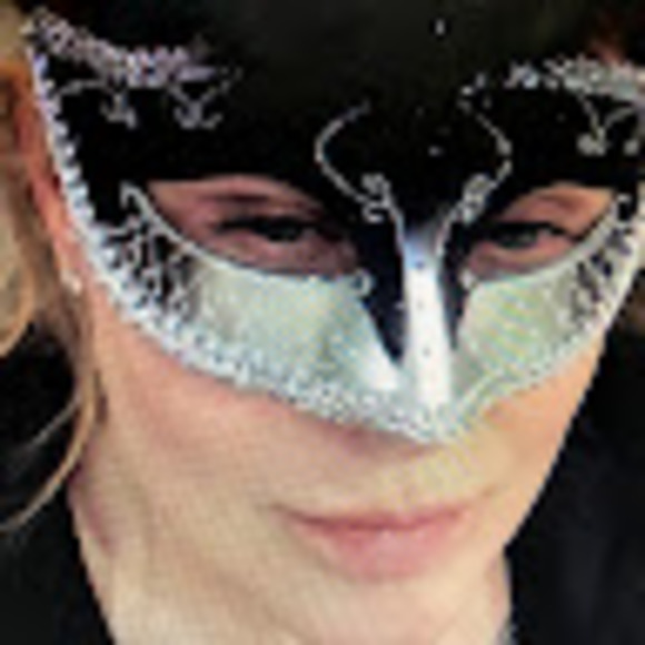 Meet your Posher, Anna - Picture 1 of 1